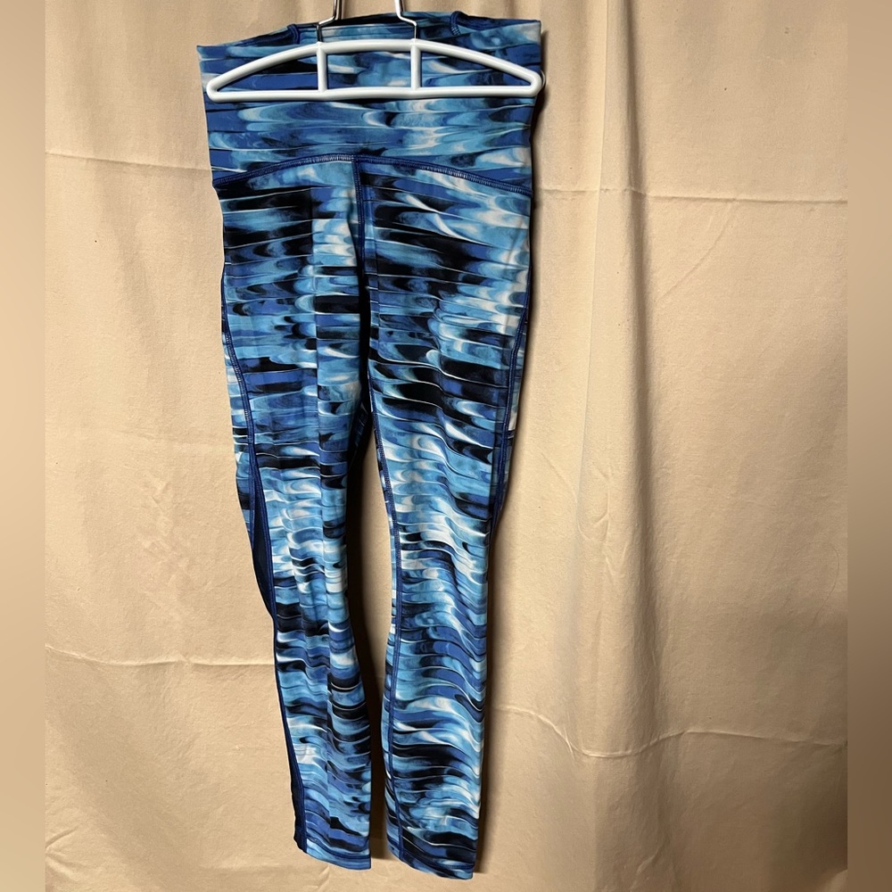 Lululemon Train Times 7/8 Pant 25” inseam, size 4
Tidal Multi / True Navy